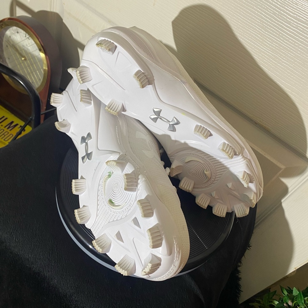Under Armour White Athletic Shoes -
Softball - Picture 3 of 4